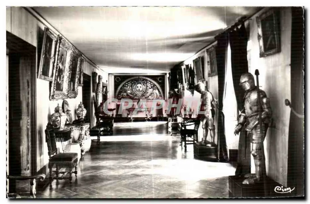 Veaucé (Allier) — Galerie des Schlosses — Rüstungen und Keramik (10. Jahrhundert) — Comier - Vorderseite