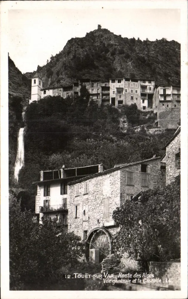 Touët-sur-Var — Allgemeiner Blick und der Wasserfall — LL - Vorderseite