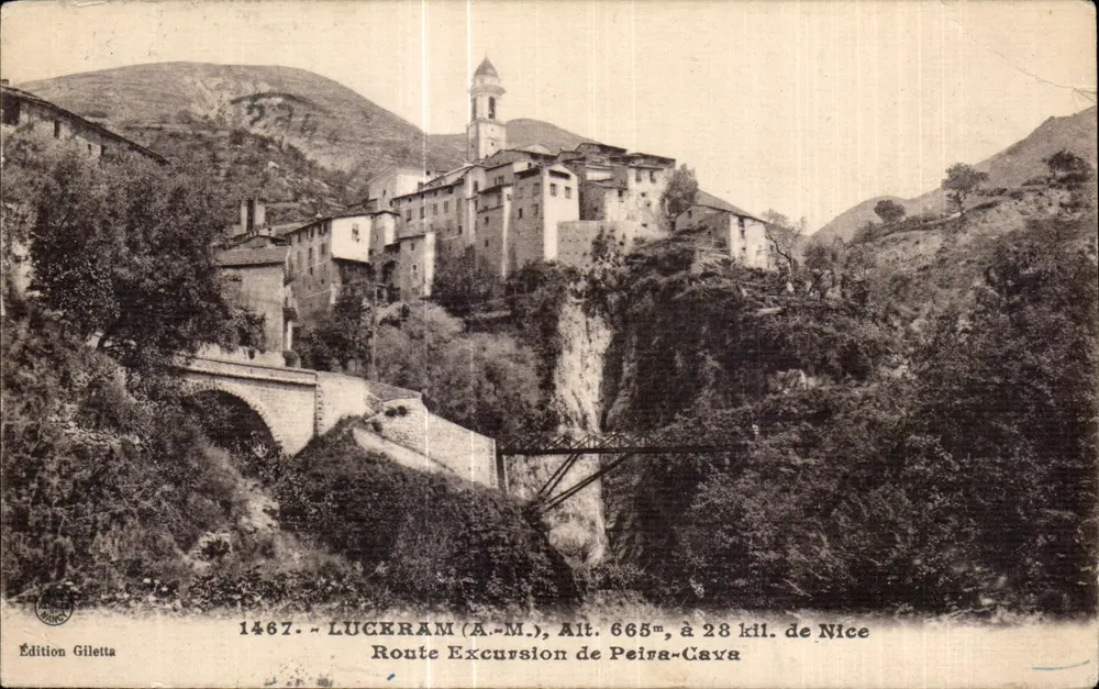 Luckram (A.M.) — vue du village sur falaise avec édifice à clocher et ponts — Édition Gilletta, n° 1467 - Frente