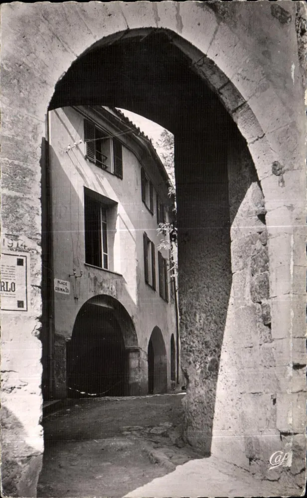Porta Grimaldi — Cagnes-sur-Mer — editor Cie des Arts Photographiques - Frente