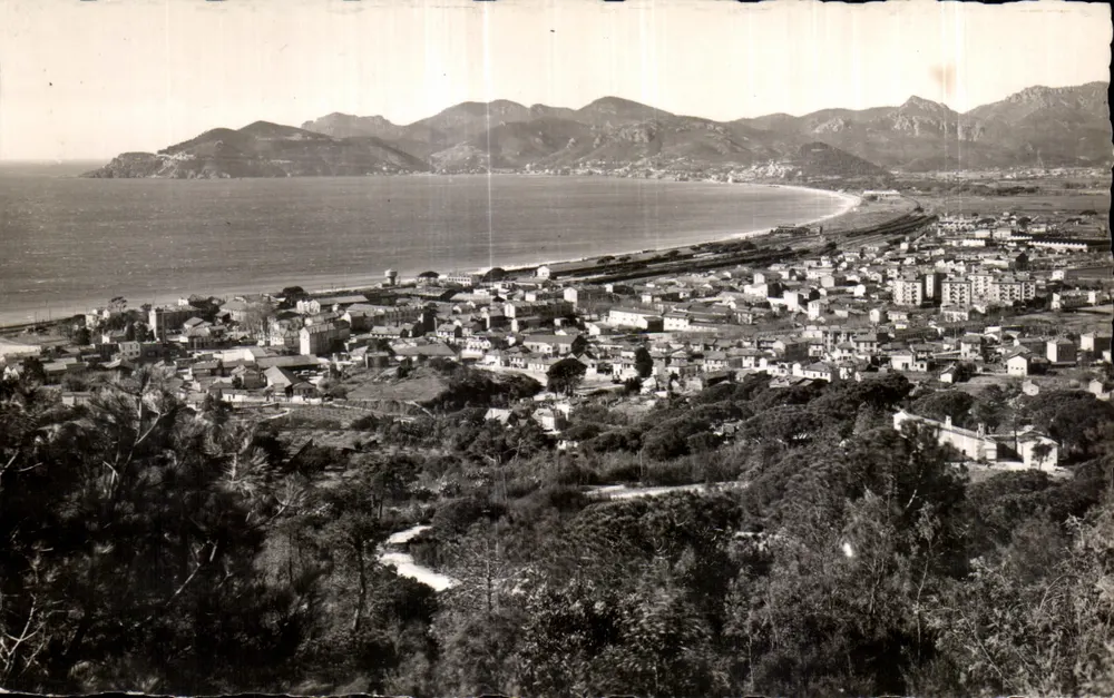 La Bocca — Environs de Cannes — Vista geral — L'Estérel — L. Gillette & Cie - Frente