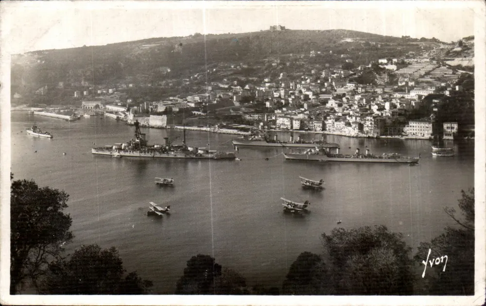 Villefranche-sur-Mer — Flotte im Hafen — La Douce France - Vorderseite