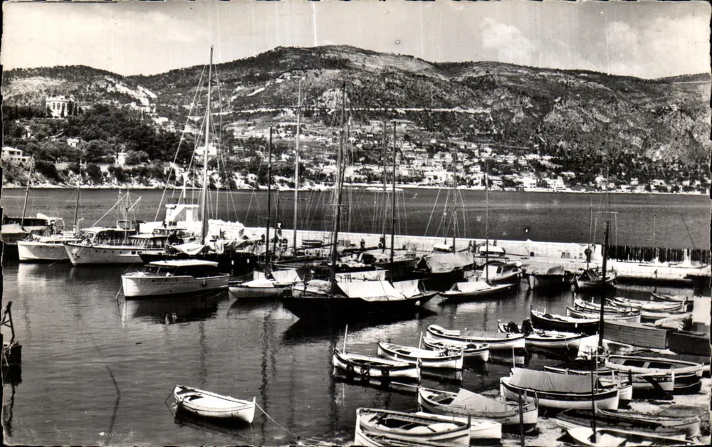 Saint-Jean-Cap-Ferrat — Der Hafen, im Hintergrund, Beaulieu-sur-Mer — unbekannter Verleger - Vorderseite