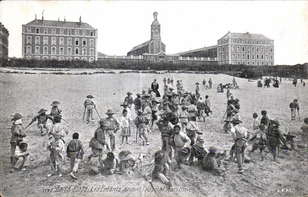 Bercy-Plage — Kinder vor dem Seehospital — L.V.A.C.C. - Vorderseite