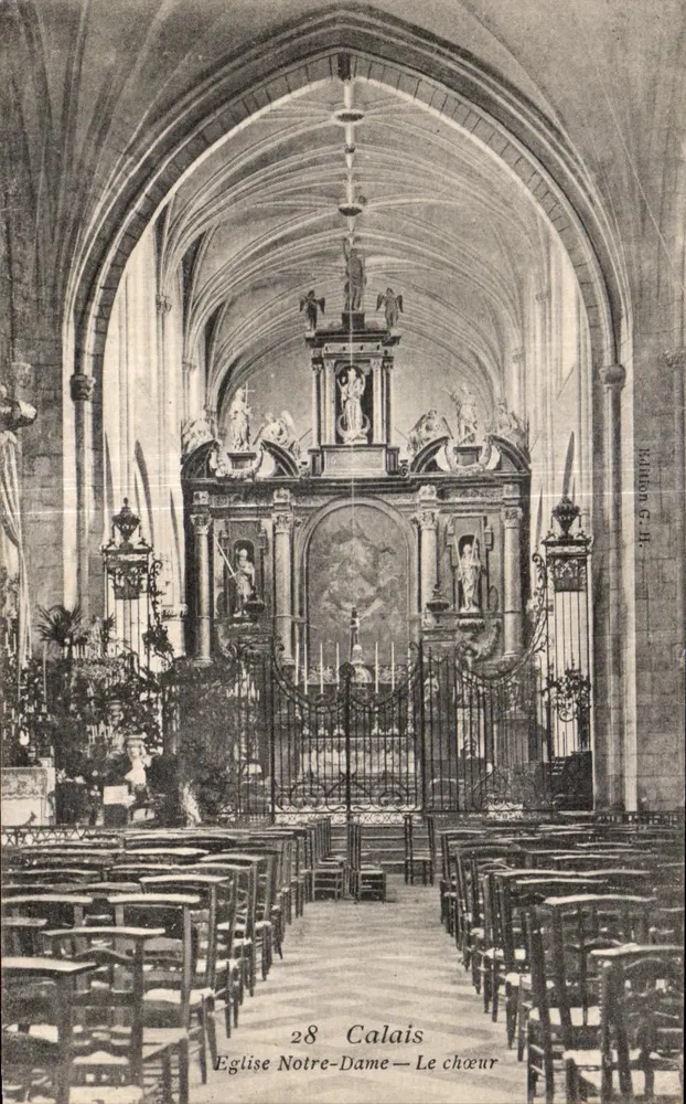 Calais — Igreja Nossa Senhora da Graça — O coro - Frente
