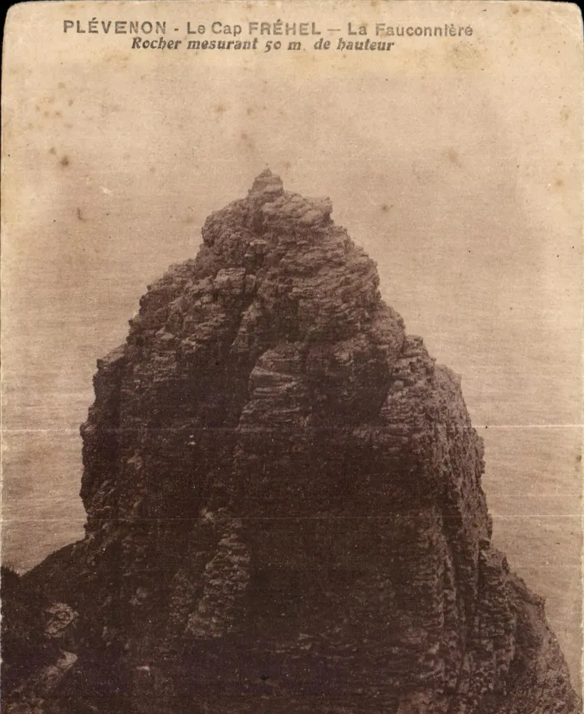 Plévenon - Le Cap Fréhel - La Fauconnière — Rocher mesurant 50 m. de hauteur - Vorderseite