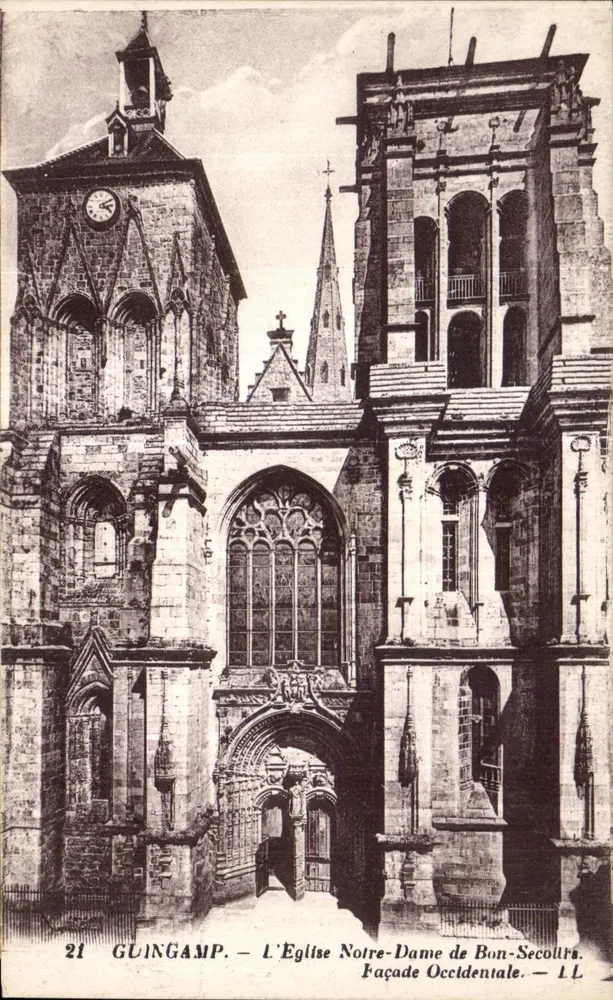 Guingamp — Kirche Notre-Dame de Bon-Secours — Westfassade — LL - Vorderseite