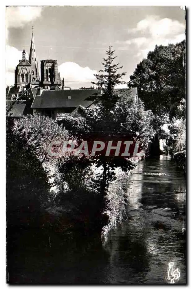 Guingamp (C.-du-N.) - Die Basilika Notre-Dame de Bon-Secours und der Trieux - Vorderseite