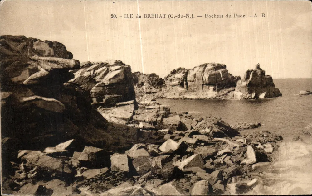 Ilha de Bréhat (C.-du-N.) — Rochas do Pavão — A. B. - Frente