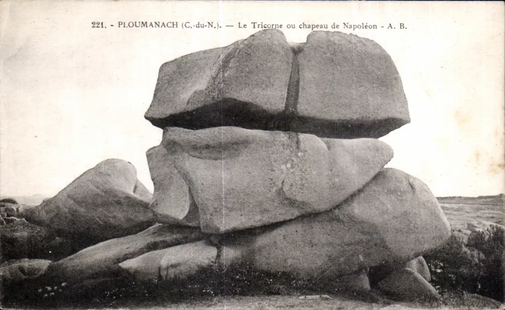 PLOUMANACH (C.-du-N.) — Der Tricorn oder Napoleons Hut — A. B. - Vorderseite