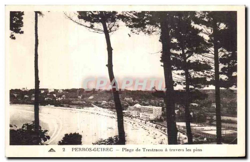 Perros-Guirec — Ansicht der Trestraou-Strand durch die Kiefern — C° des Arts, Strasbourg-Schiltigheim - Vorderseite
