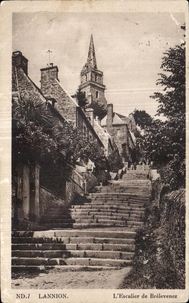 Lannion — L'Escalier de Brélevenez — ND.1 - Frente
