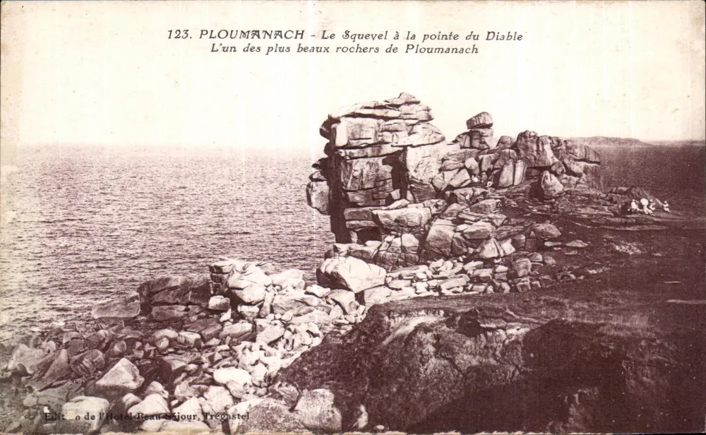 Ploumanach - Le Squevel à la pointe du Diable — Um dos mais belos rochedos de Ploumanach — Editor do Hotel Beau Sjour, Trégastel - Frente