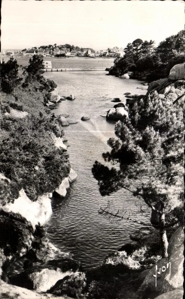 Ploumanac'h in Perros-Guirec — Tal der Traouïéros — Editions d'Art, Paris - Vorderseite
