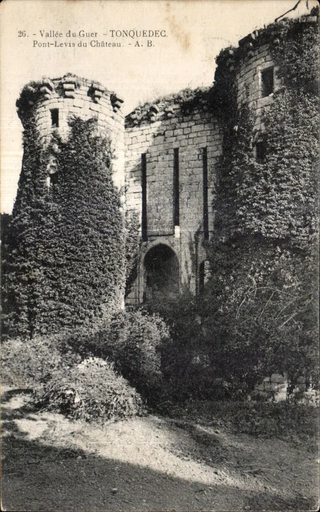 Schleusentor des Schlosses - Tonquedec — Tal des Guer — A. B. - Vorderseite
