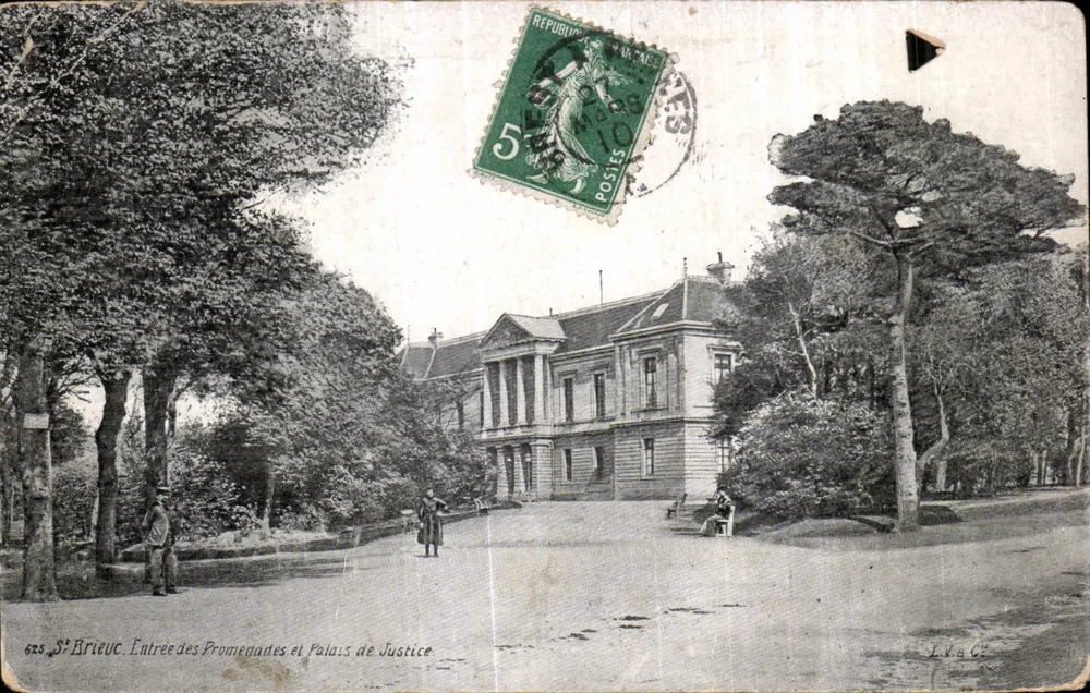 Saint-Brieuc — Eingang der Promenaden und Palast der Justiz — L.V.A.C.E. - Vorderseite