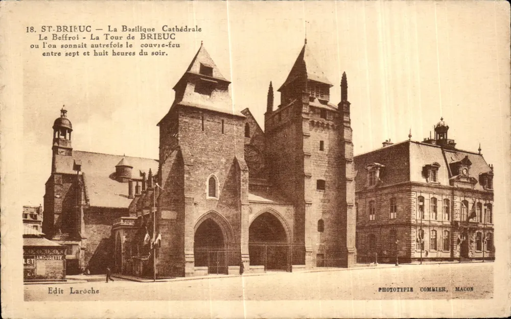ST-BRIEUC — Die Kathedrale Basilika — Der Glockenturm, Wachtturm - Vorderseite