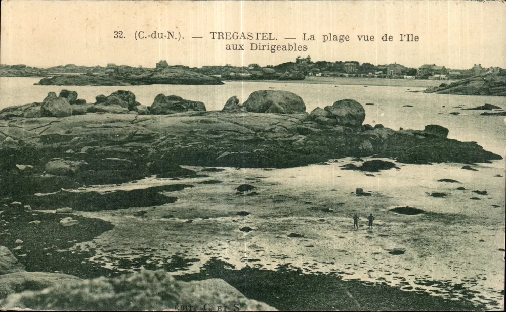 TREGASTEL — Die Bucht von Île aux Dirigeables aus gesehen - Vorderseite