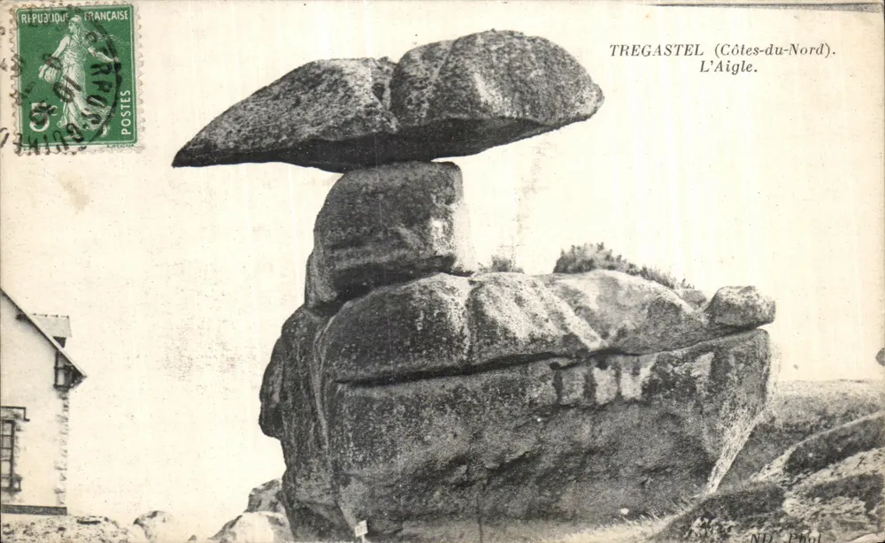 Tregastel (Côtes-du-Nord) — L'Aigle. ND. Fot. - Frente