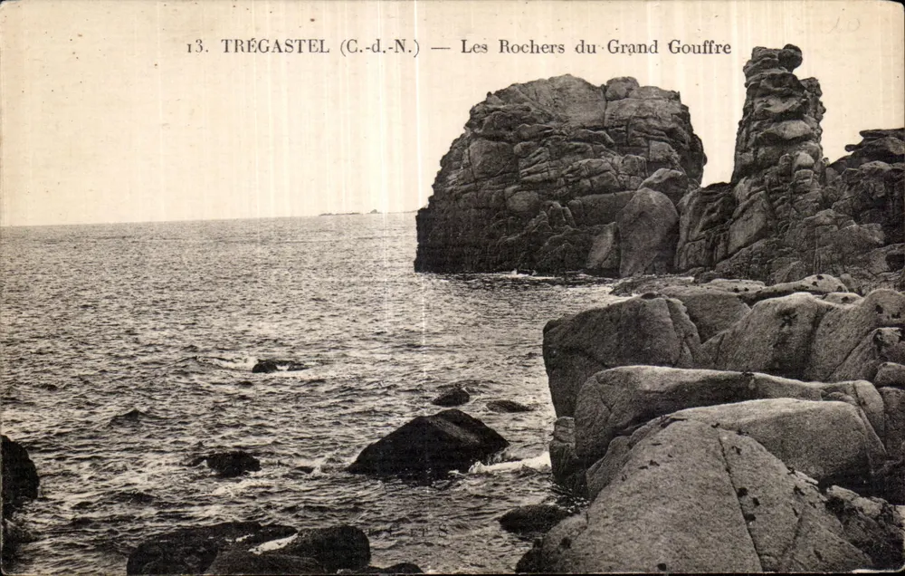 Trégastel (C.-d.-N.) — Die Felsen des Grand Gouffre - Vorderseite