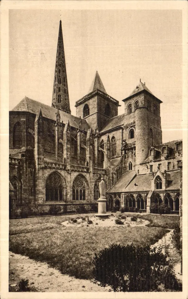 Tréguier (Côtes-du-Nord) — Apsis der Kathedrale, Turm von Hastings und der Cloister — Art Editions VYON - Vorderseite