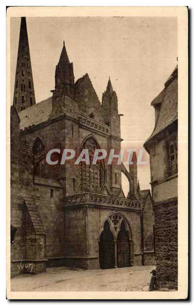 Tréguier — Kathedrale, Portal der alten Kirche (13. Jahrhundert) — Yvon - Vorderseite