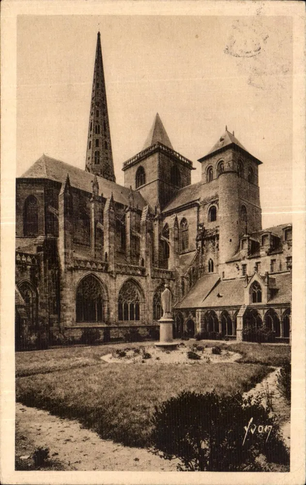 Treguier (Côtes-du-Nord) — Apse der Kathedrale, Turm von Flaguigné und Cloister — Les Éditions d'Art Vichy - Vorderseite