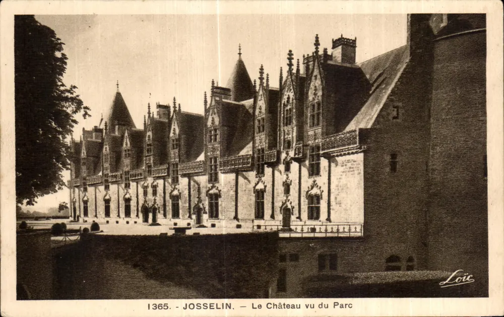 Josselin — O Castelo visto do Parque — Loïc, n° 1365 - Frente