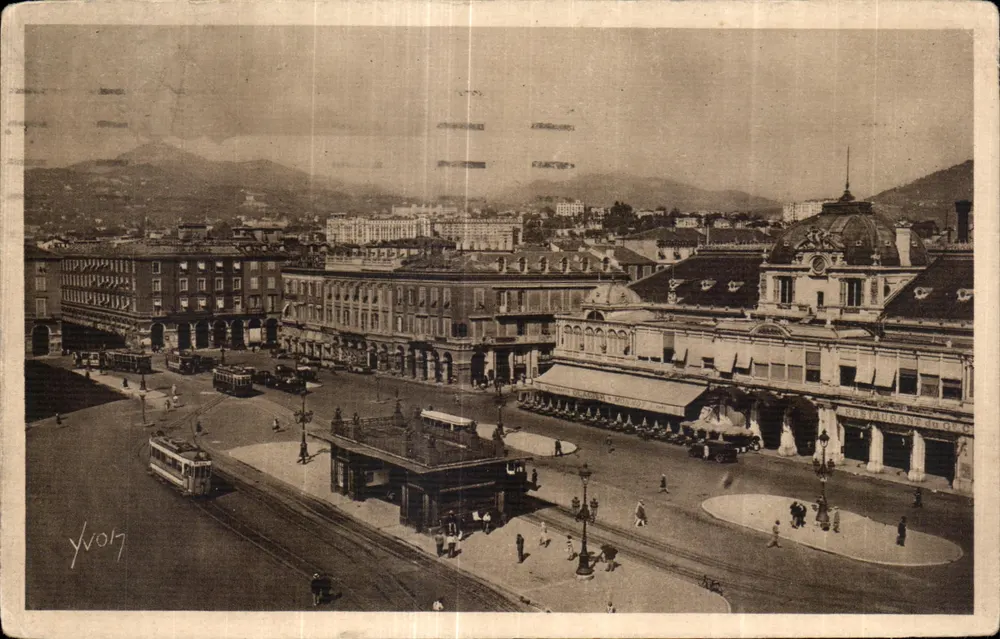 Place Masséna — Panoramablick mit Tram — Éditions d'Art Yvon, Nr. 383 - Vorderseite