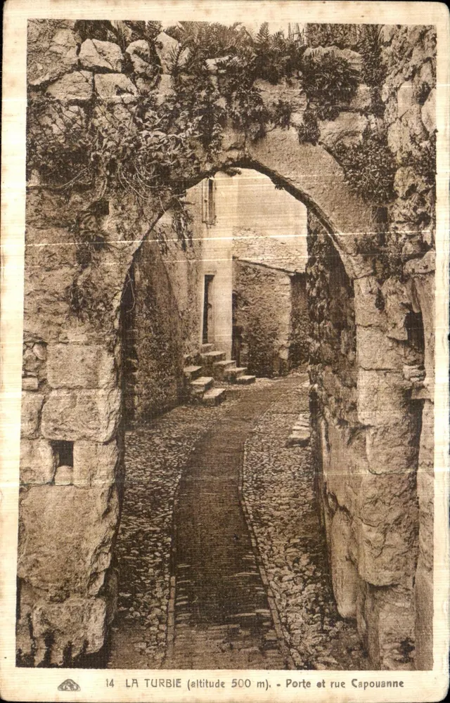 La Turbie — Porte et rue Capouanne (éditeur : Émil. G. Tastet, La Turbie) - Vorderseite