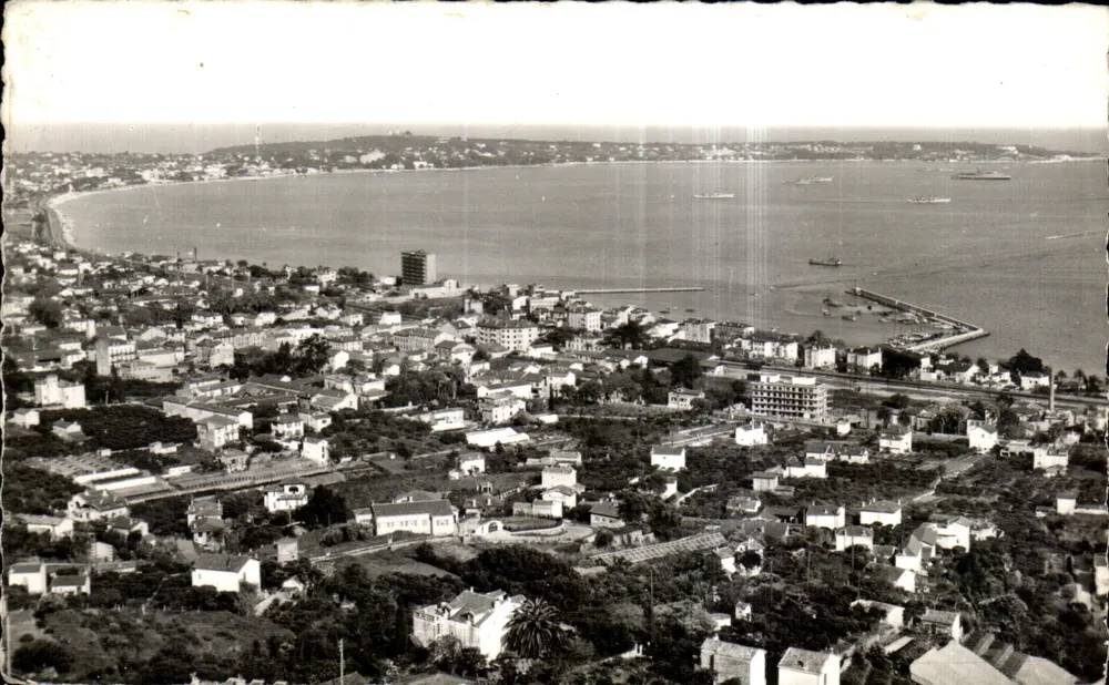 Golfe-Juan — Vista geral — Les Editions Françaises - Frente