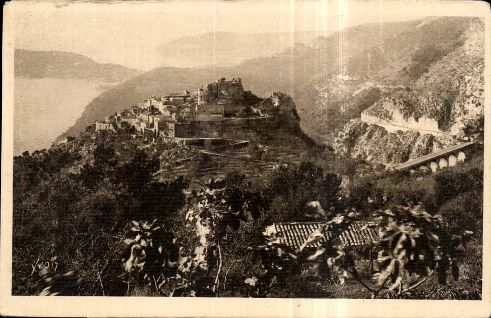 Céze - Dorf am Sonnenaufgang — Verlag: La Côte d'Azur France, n° 06 - Vorderseite