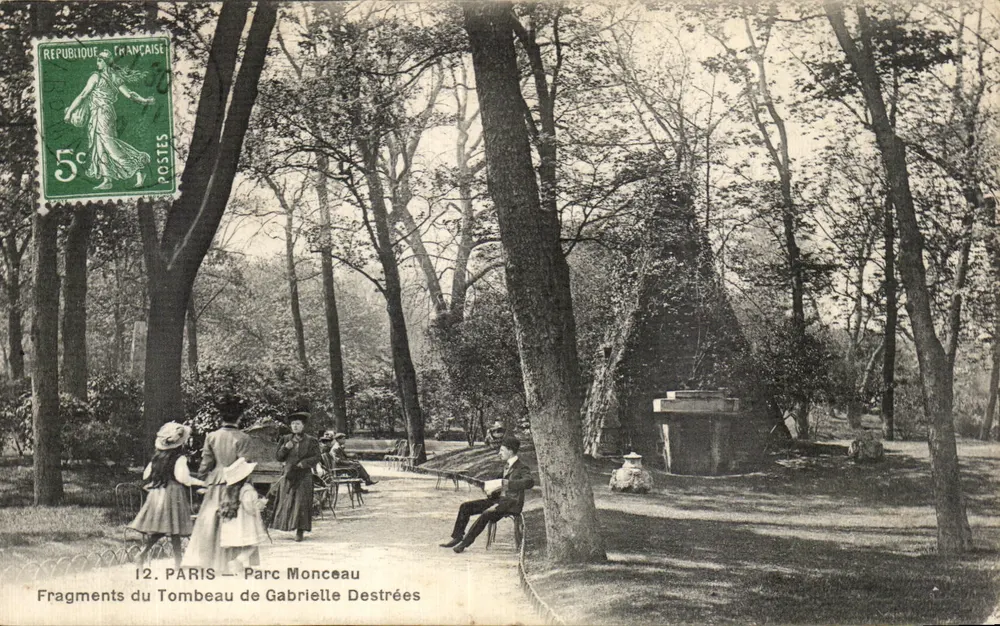 PARIS — Parc Monceau — Fragmente des Grabes von Gabrielle Destréées — Octave EIVA Photo, 12 - Vorderseite