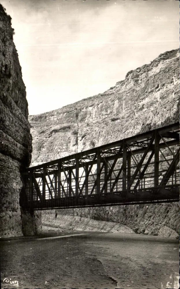 Seldja-Schluchten — Metallbrücke — Foto Decan H. Maccon - Vorderseite