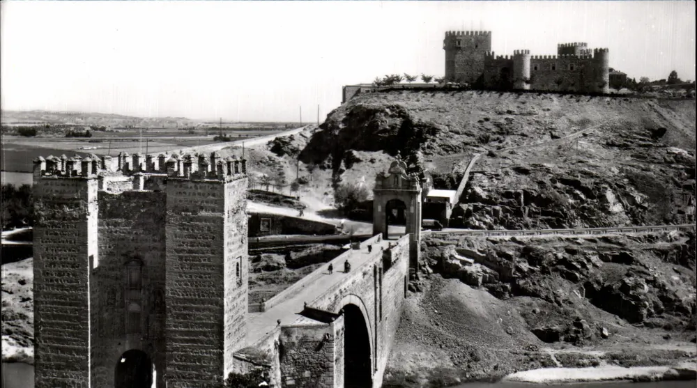 Toledo — Brücke von Aleántara und Schloss San Servando — L. Arribas, n° 1375-1958 - Vorderseite