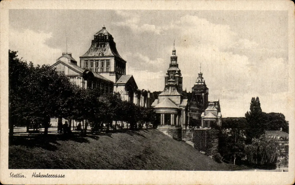 Stettin, Hakenterrasse — Panoramablick auf Gebäude und Park — Postkartenverlag M. Herzfeldt, n° 120 - Vorderseite