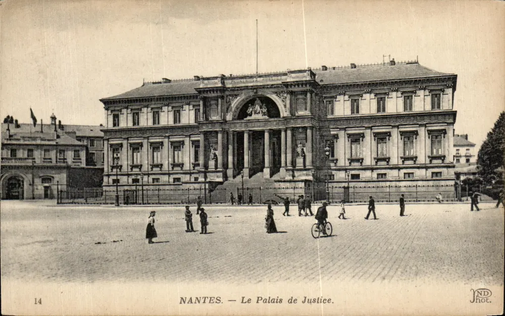 NANTES — O Palácio de Justiça — JND Fot. - Frente