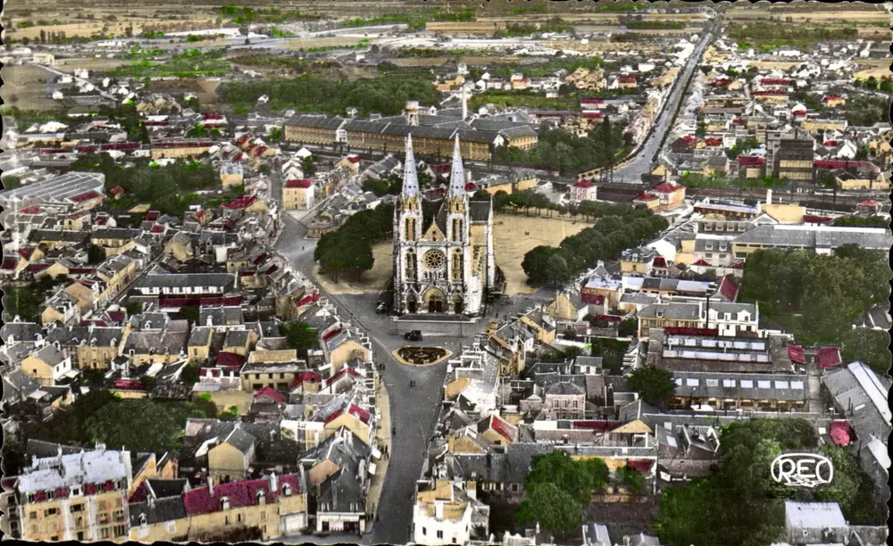 Visão aérea de Châteauroux — Bairro Saint-Luc — editor M. Roussel, n°36 - Frente