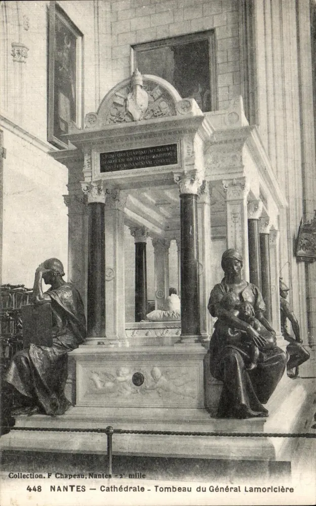 Nantes — Kathedrale — Grabmal des Generals Lamoricière - Vorderseite