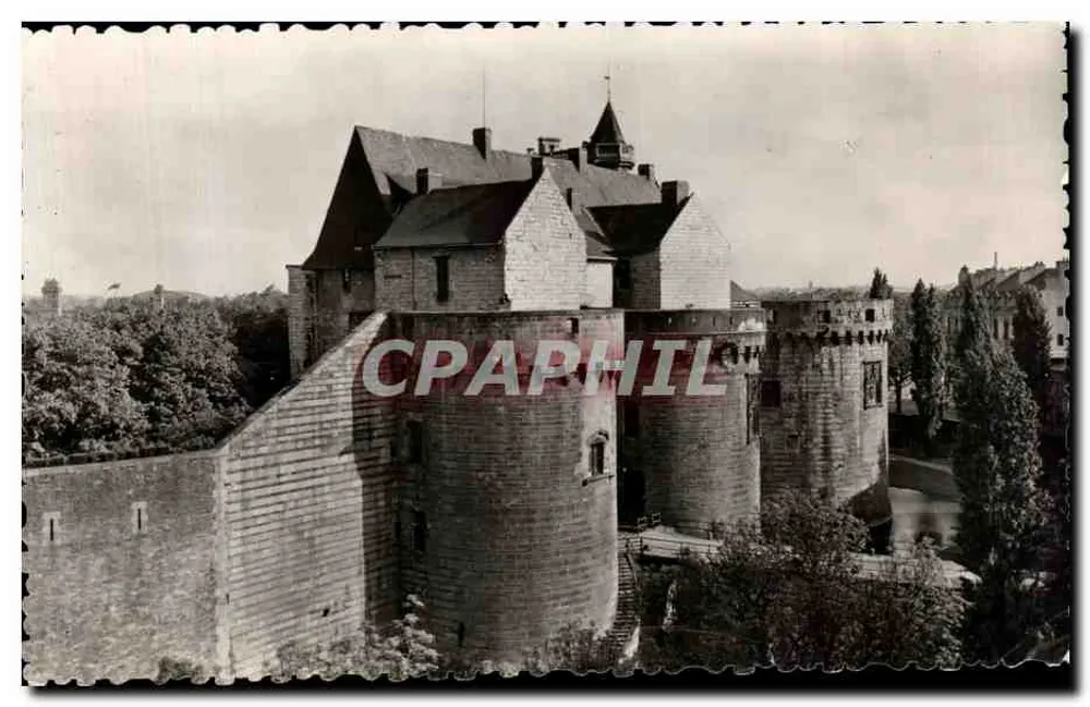 Nantes — Eingang zum Schloss der Herzogin — Edition Nozaïs - Vorderseite
