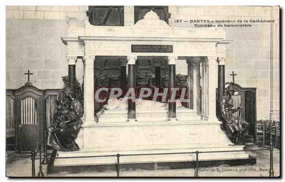 NANTES — Innenansicht der Kathedrale — Grabmal von Lamoricière - Vorderseite