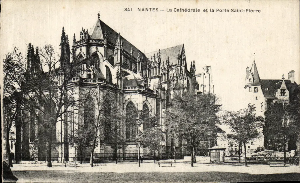 NANTES — Die Kathedrale und das Tor Saint-Pierre — F. Chapeaune, Nantes, n° 341 - Vorderseite