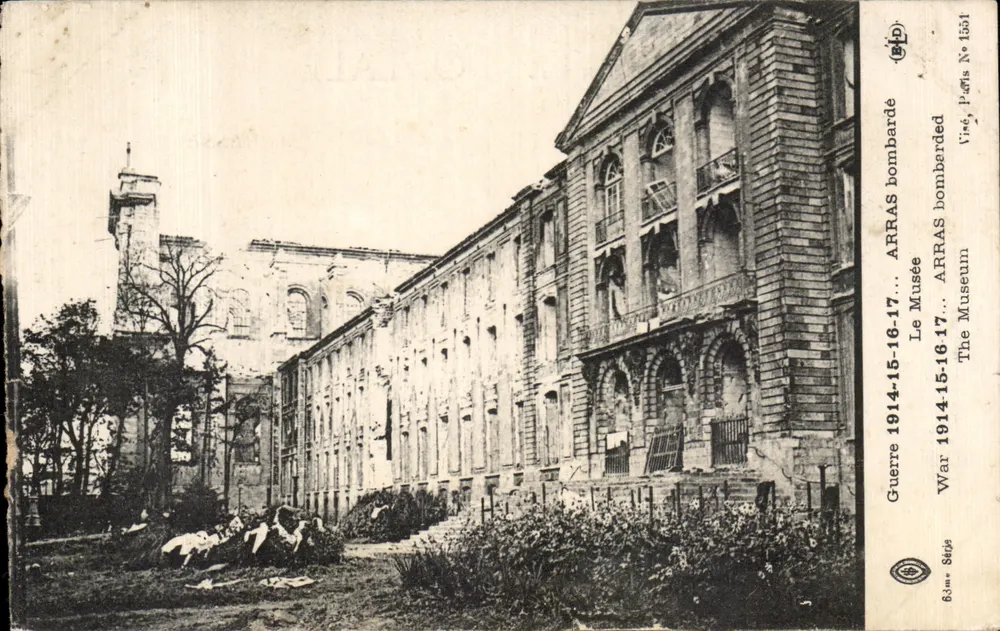 Arras bombardiert — Das Museum — Verlag Vingé, Paris N° 1551 - Vorderseite