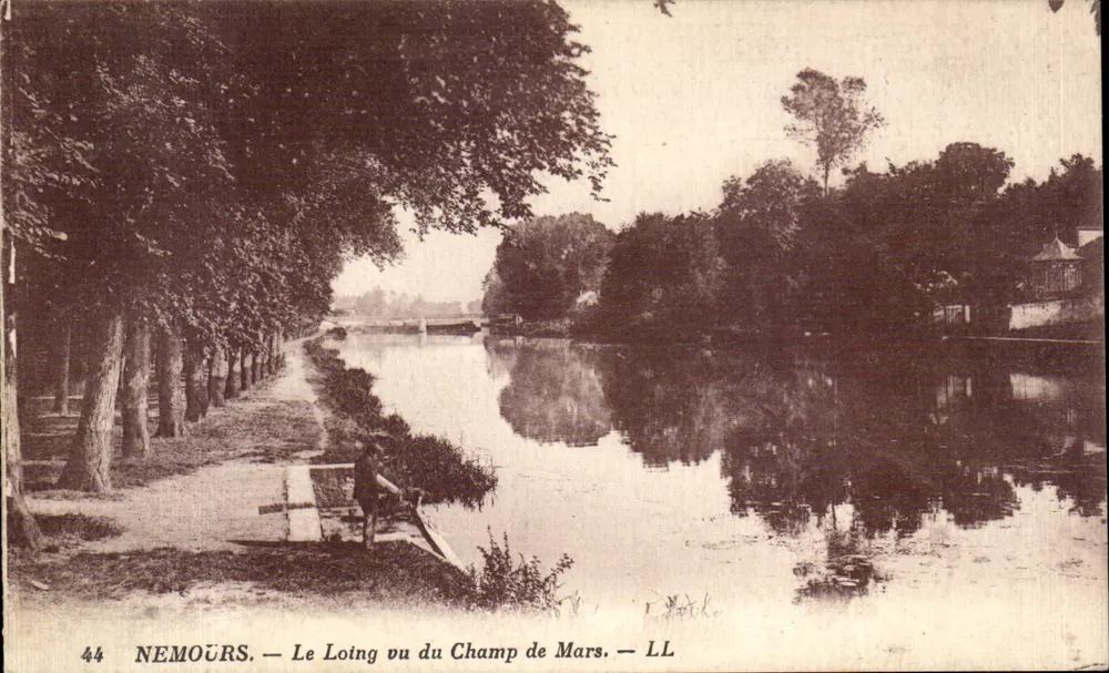 NEMOÛRS — Vista do Loing visto do Champ de Mars — LL - Frente
