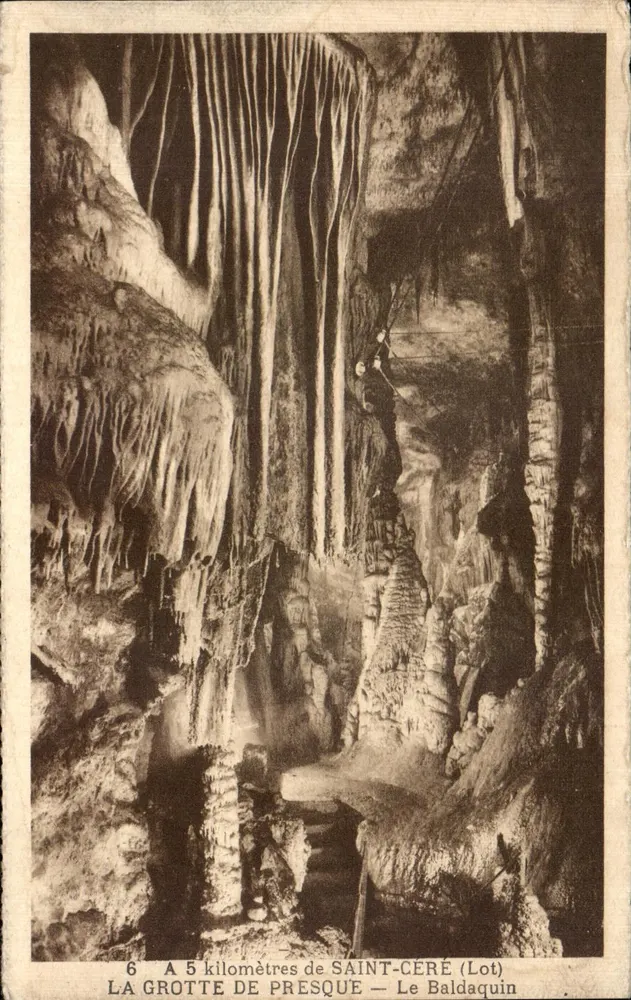 A Grotta de Presque — O Baldaquino — Fototipia Hélio - Frente