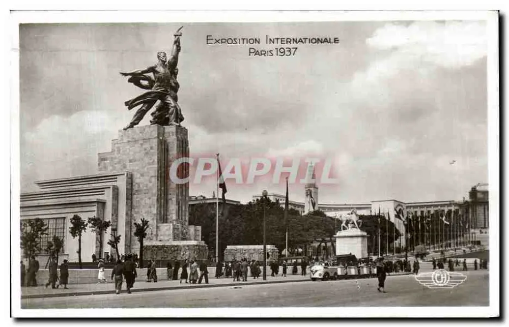 Internationale Ausstellung Paris 1937 — Blick vom ersten Stock des Pavillons der UdSSR - Vorderseite