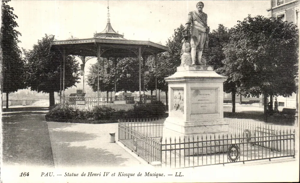 Pau — Statue von Henri IV und Musikkiosk — LL. - Vorderseite