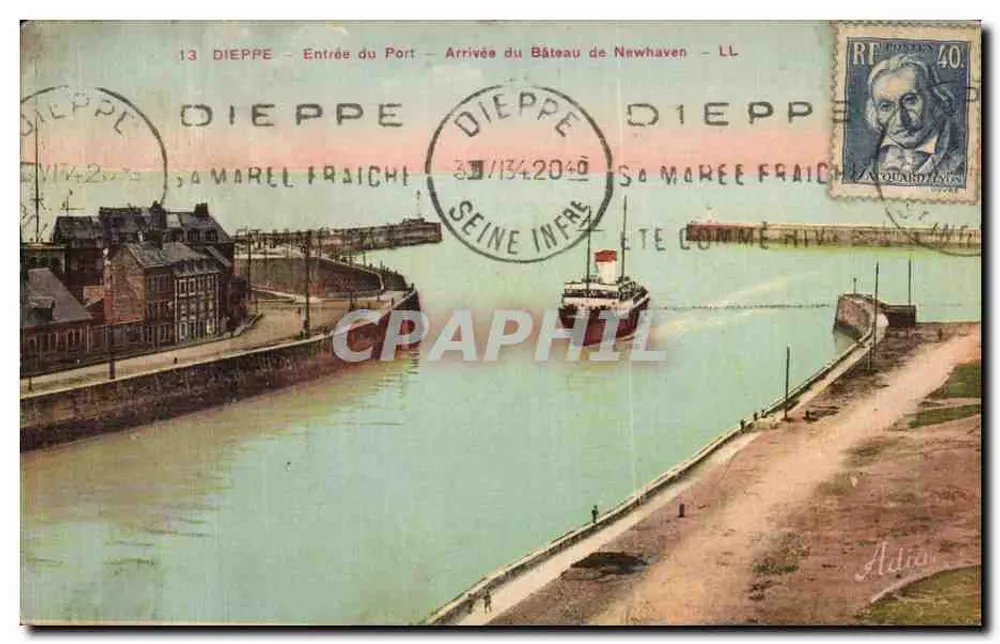 Dieppe — Eingang zum Hafen — Ankunft des Newhaven-Schiffes — LL - Vorderseite