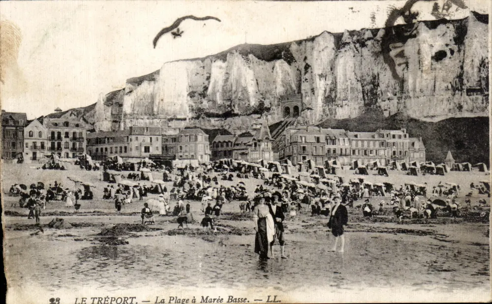 Le Tréport — A Praia com Maré Baixa — LL - Frente