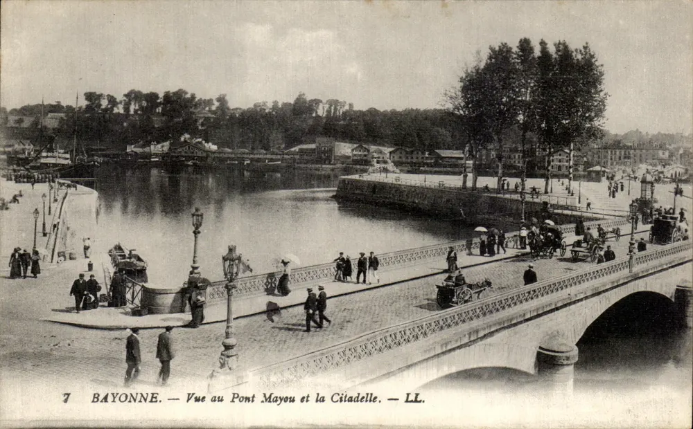 Bayonne — Ansicht des Pont Mayou und der Citadel — LL. - Vorderseite